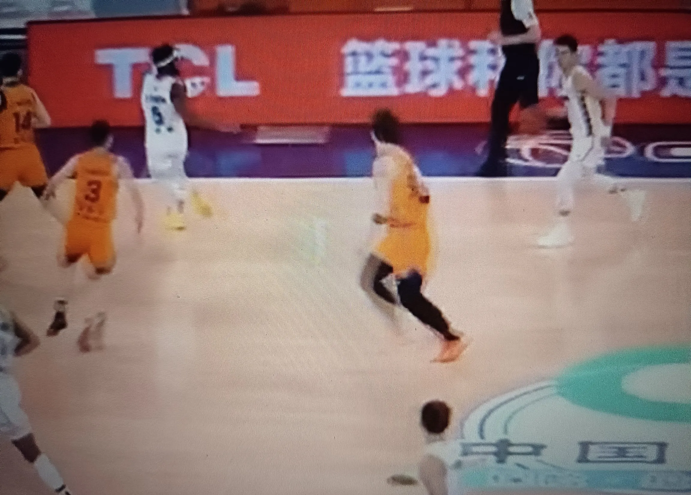 在北京队赛场上演全国篮球锦标赛,失误,引发全场沸腾的简单介绍 在北京队赛场上演全国篮球锦标赛,失误,引发全场沸腾的简单介绍