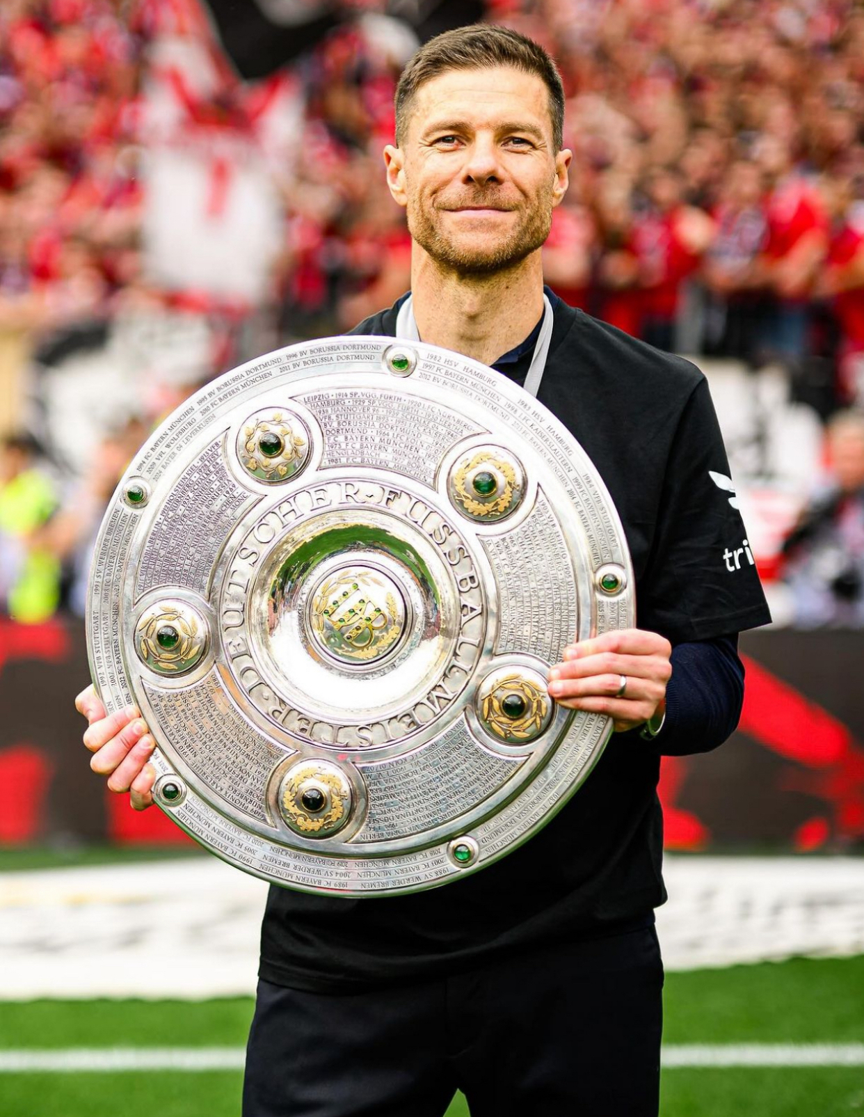 沃尔夫斯堡继续保持不败纪录，击败门兴格拉德巴赫的简单介绍