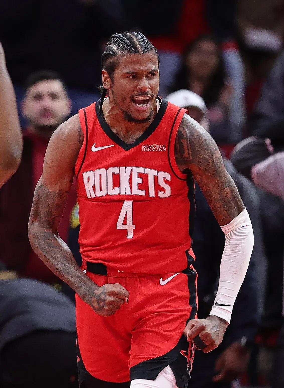 火箭胜独行侠,取得四连胜 火箭胜独行侠,取得四连胜