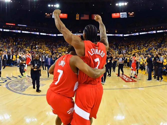 猛龙完胜尼克斯，继续排名第一