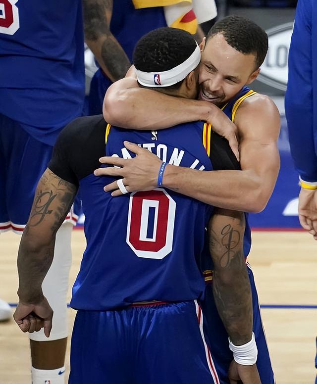 包含罗马球队备战新赛季,球员表现水涨船高的词条 包含罗马球队备战新赛季,球员表现水涨船高的词条